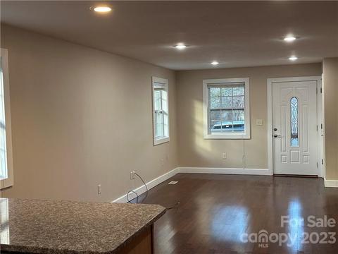 601 Maple St, Brevard, NC 28712 photo 5