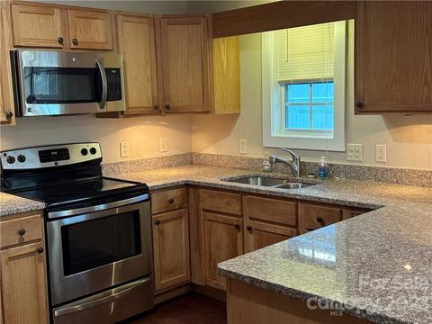 601 Maple St, Brevard, NC 28712 photo 6