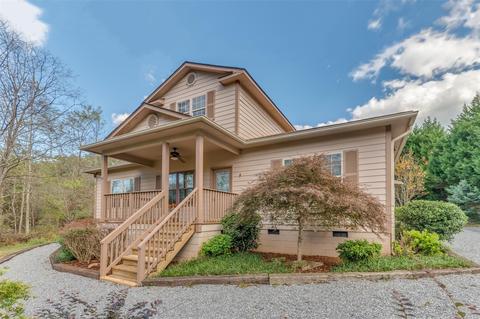 146 Apple Meadow Ct, Lake Lure, NC 28746