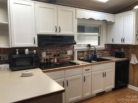 49 Levi St, Clyde, NC 28721 photo 8