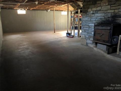 49 Levi St, Clyde, NC 28721 photo 29