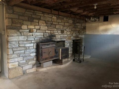 49 Levi St, Clyde, NC 28721 photo 30
