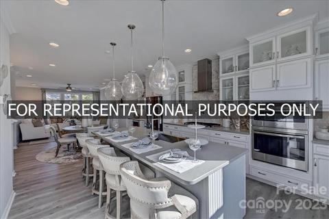 4024 Hidden Oaks Dr, Charlotte, NC 28205