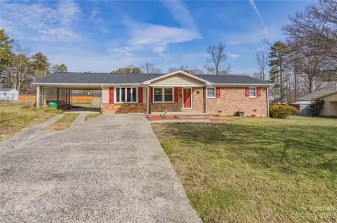 207 Iowa Ave, Bessemer City, NC 28016