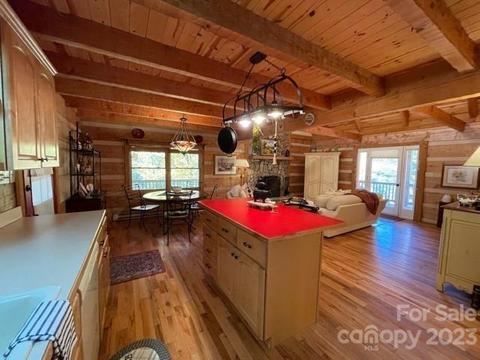 145 Little Boulder Ln, Seven Devils, NC 28604 photo 5