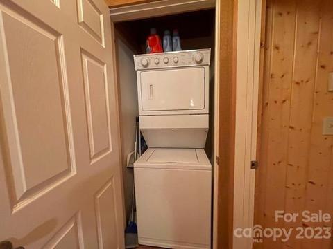 145 Little Boulder Ln, Seven Devils, NC 28604 photo 13