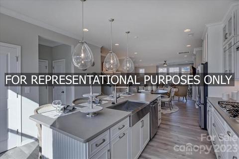 4036 Hidden Oaks Dr, Charlotte, NC 28205