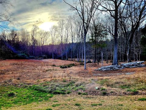 840 N Main St, Mount Pleasant, NC 28124