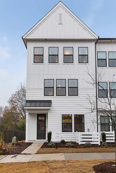 654 E Woodlawn Rd, Charlotte, NC 28209