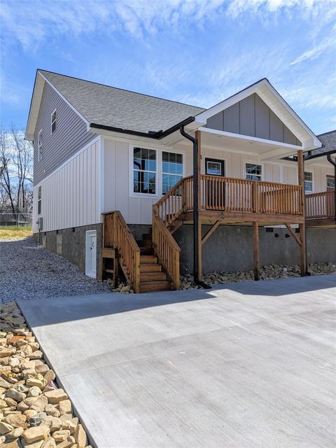 41 Doyle St #A, Marion, NC 28752