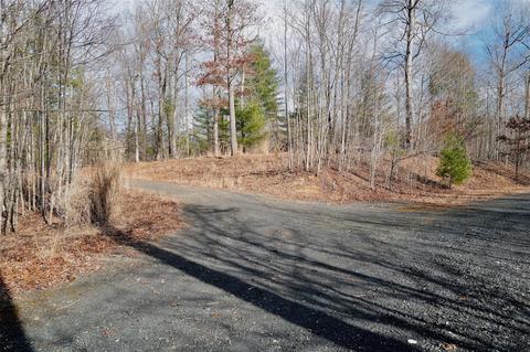 000 View Dr, Spruce Pine, NC 28777