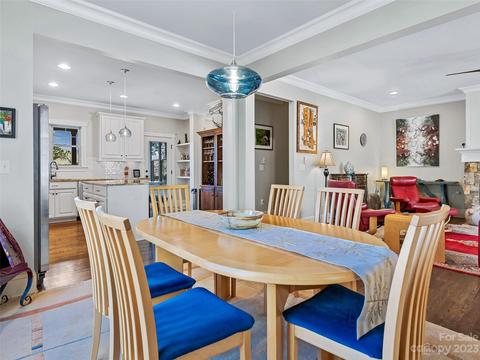 2 Old Bridge Cir, Fairview, NC 28730