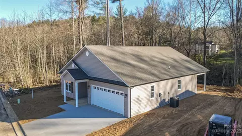299 Eagles Lndg, Morganton, NC 28655 photo 4