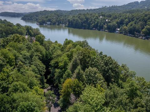 14 Lurewoods Manor Dr, Lake Lure, NC 28746