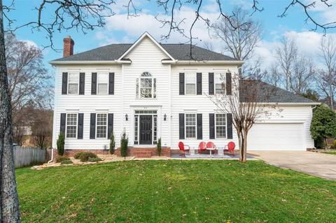 214 Pond View Ln, Fort Mill, SC 29715