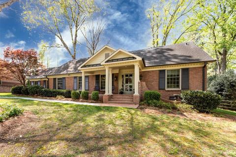 4312 Tottenham Rd, Charlotte, NC 28226