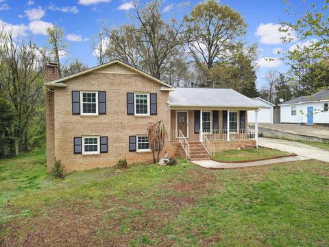 8521 Sunflower Rd, Charlotte, NC 28227