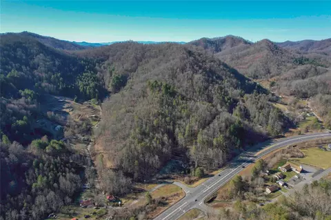 000 Evergreen Rd, Burnsville, NC 28714