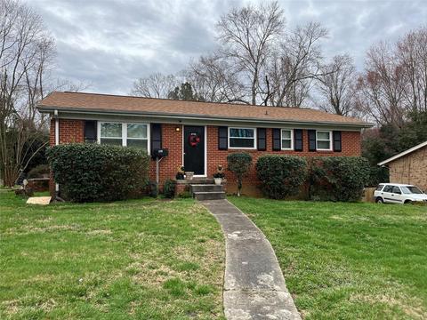 4130 Oak Forest Dr, Charlotte, NC 28215
