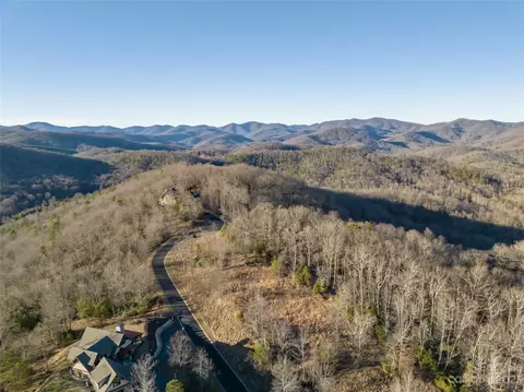 11 Stonefly Dr, Horse Shoe, NC 28742