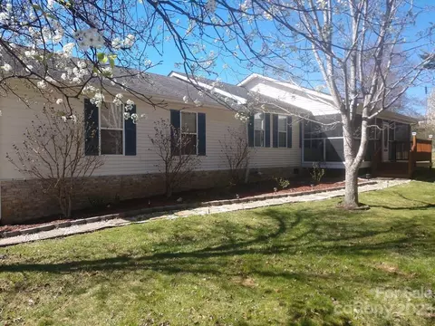 34 Homeway Dr, Fletcher, NC 28732