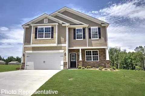 906 Newport Ct, Asheville, NC 28806