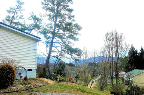 2 Whisper St, Clyde, NC 28721 photo 2
