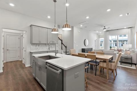 5811 Clear Creek Ln, Charlotte, NC 28215