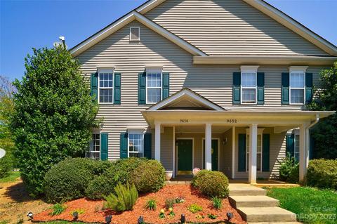 9656 Littleleaf Dr, Charlotte, NC 28215