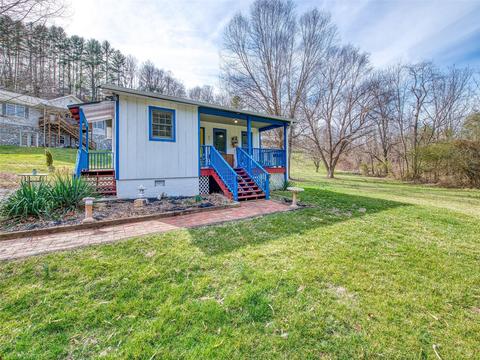 82 Welch Farm Rd, Waynesville, NC 28786