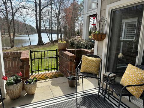 735 Peninsula Dr, Davidson, NC 28036 photo 1