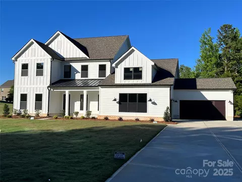 2157 Loire Valley Dr, Fort Mill, SC 29707