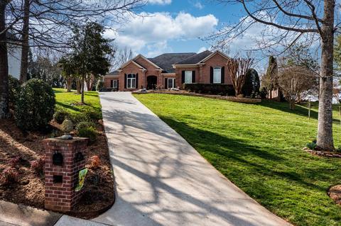 34 Shipwatch Dr, Hickory, NC 28601 photo 2