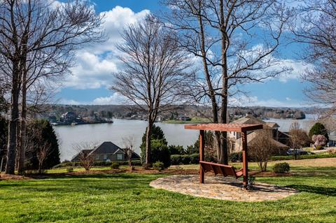 34 Shipwatch Dr, Hickory, NC 28601 photo 40