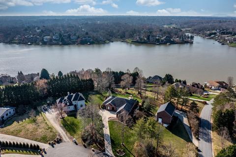 34 Shipwatch Dr, Hickory, NC 28601 photo 1