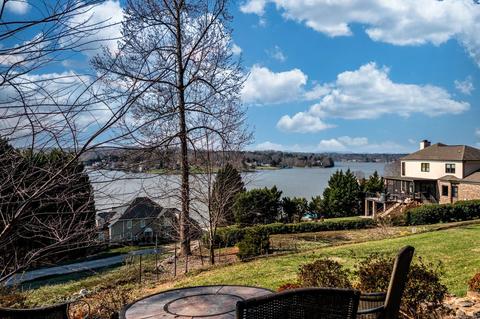 34 Shipwatch Dr, Hickory, NC 28601 photo 4