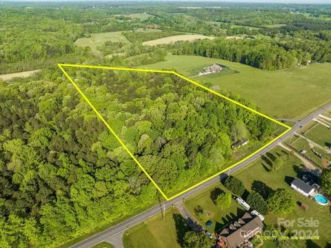 170 Rustic Rd, Mooresville, NC 28115