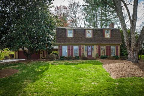 111 Mimosa Hills Dr, Morganton, NC 28655
