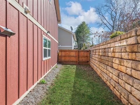 87 Towne Pl, Clyde, NC 28721 photo 22