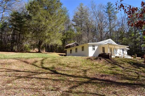 85 Fox Trot Ln, Spruce Pine, NC 28777