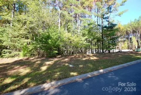 3108 Lake Pointe Dr, Belmont, NC 28012