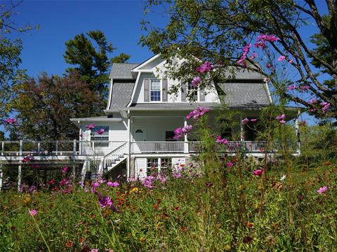1019 State St, Hendersonville, NC 28739