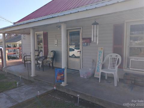 200 Putnam St, Cherryville, NC 28021