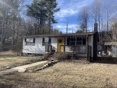 423 Davenport Rd, Spruce Pine, NC 28777