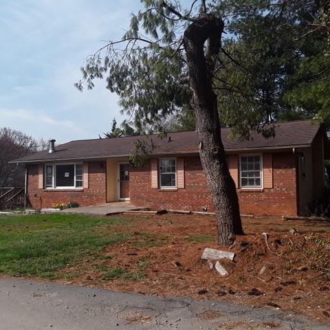 115 Candlelight Cir, Clyde, NC 28721