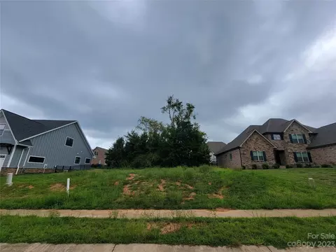 3712 9th Ne St, Hickory, NC 28601