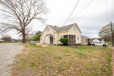 204 Smith St, Clover, SC 29710