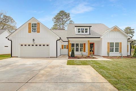 7915 Reames Rd, Charlotte, NC 28216