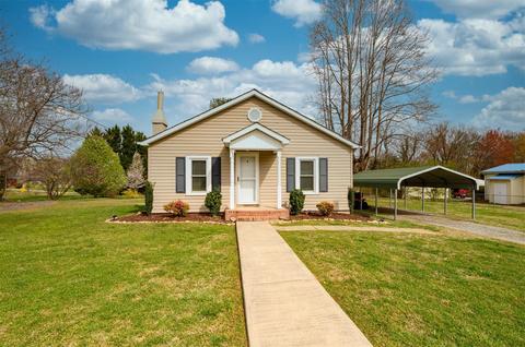 665 Hillcrest St, Hudson, NC 28638