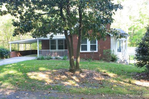 441 E 3rd St, Oakboro, NC 28129 photo 2